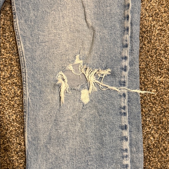 GAP Women's 90s Loose High Rise Straight Leg Jeans Light Blue size 30/10 Ripped - Picture 3 of 11